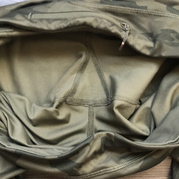 Lululemon Savasana Camo Fatigue Green Run Inspire - Picture 8 of 8